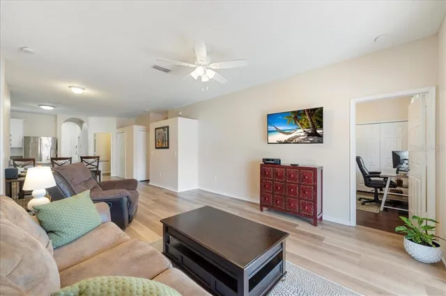 $369,900 | 440 Sand Ridge Drive, Valrico, FL 33594