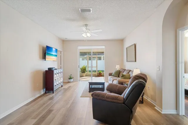 $369,900 | 440 Sand Ridge Drive, Valrico, FL 33594