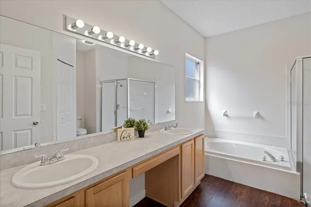 $369,900 | 440 Sand Ridge Drive, Valrico, FL 33594