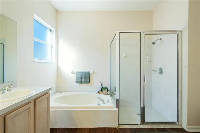 $369,900 | 440 Sand Ridge Drive, Valrico, FL 33594