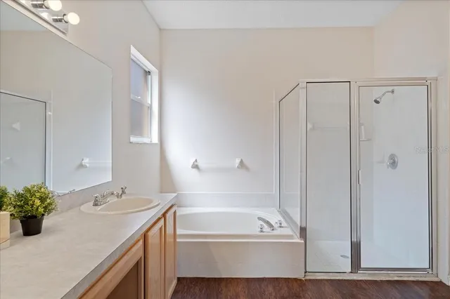 $369,900 | 440 Sand Ridge Drive, Valrico, FL 33594