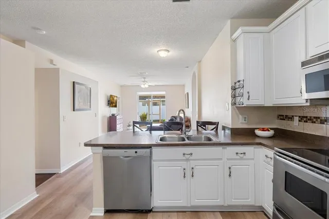 $369,900 | 440 Sand Ridge Drive, Valrico, FL 33594