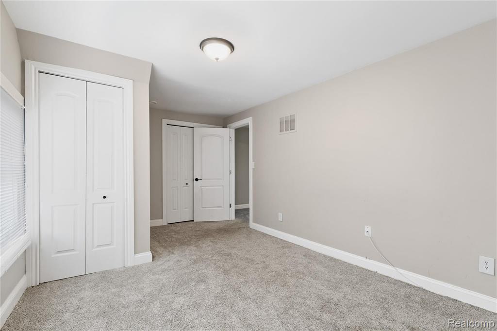 3371 York Road Rochester Hills, MI 48309 - Photo 10 of 38