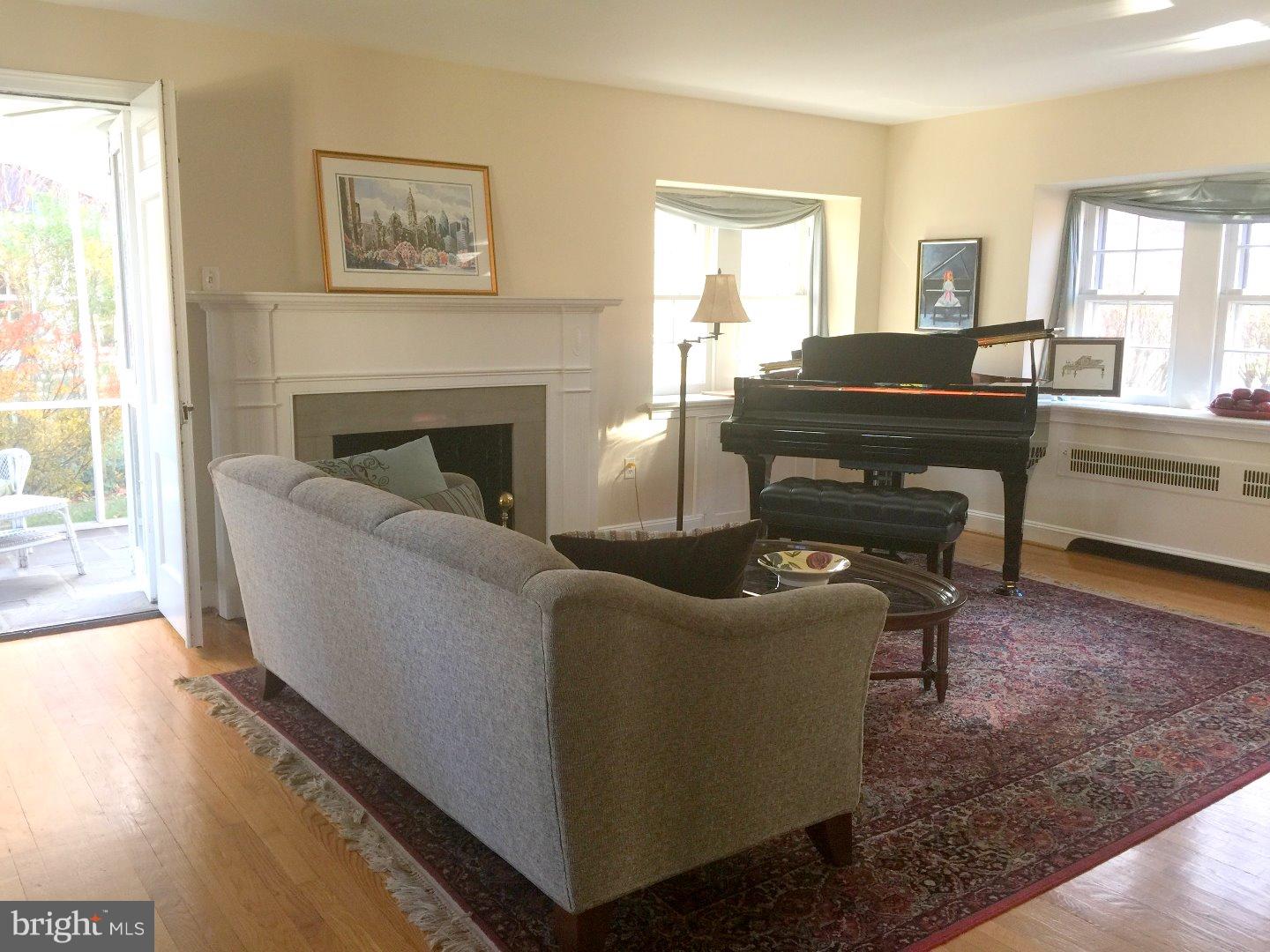 1408 Knox Road Wynnewood, PA 19096 - Photo 4 of 25 Living Room