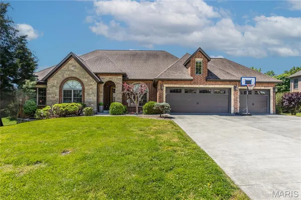 $599,900 | 1255 Timber Creek Drive, Cape Girardeau, MO 63701