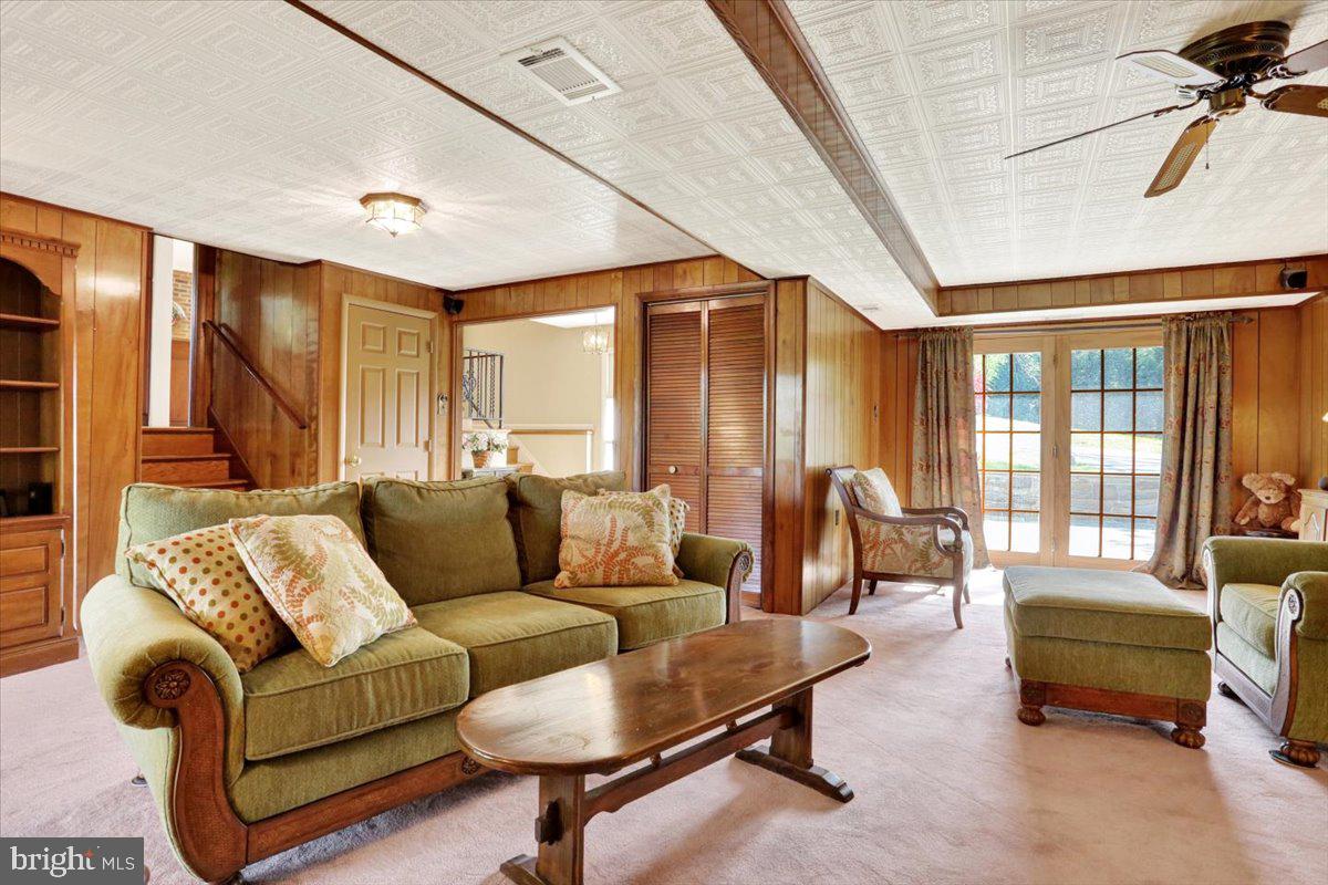 324 Ashley Drive Reading, PA 19607 - Photo 11 of 39 a living room with furniture and a large window
