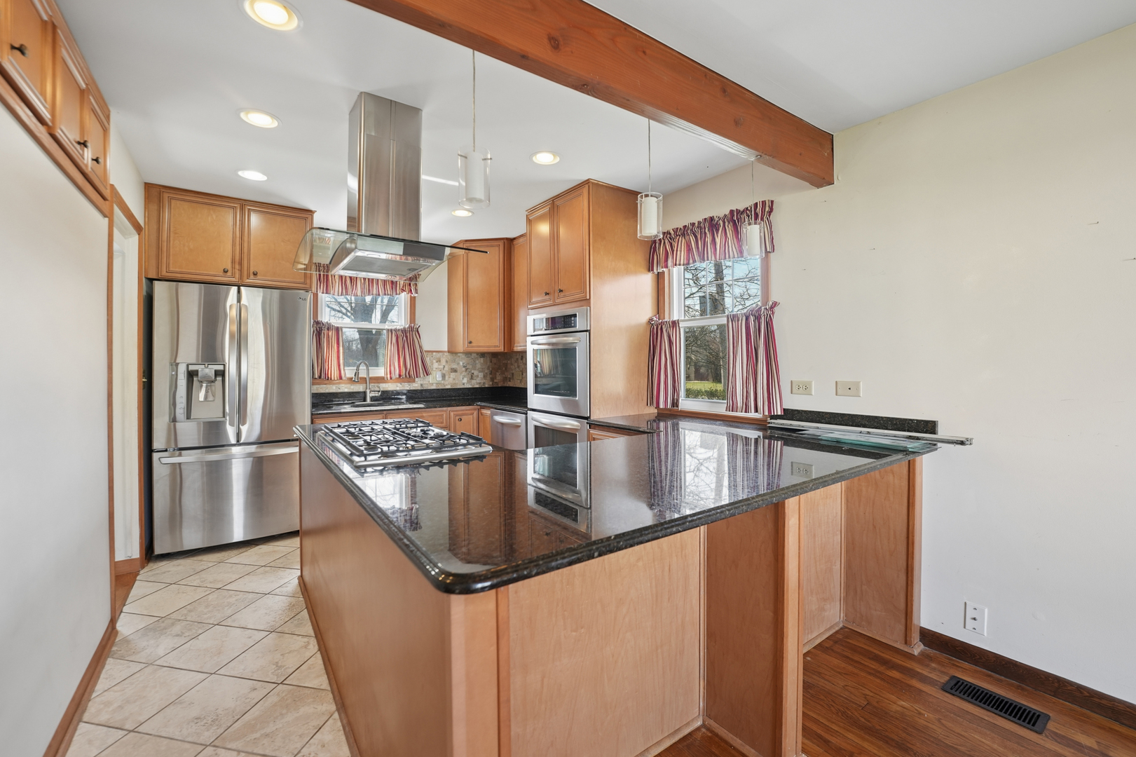 901 Sunrise Road Addison, IL 60101 - Photo 5 of 18