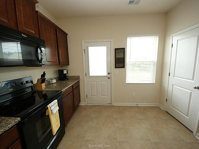350 Iveson Road Summerville, SC 29486 - Photo 11 of 32 Kitchen & Pantry