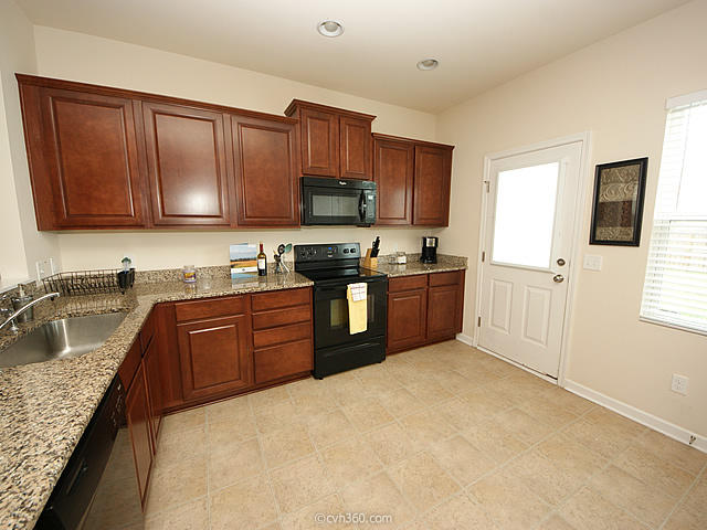 350 Iveson Road Summerville, SC 29486 - Photo 9 of 32 Kitchen w/ Gorgeous Granite Counter-tops