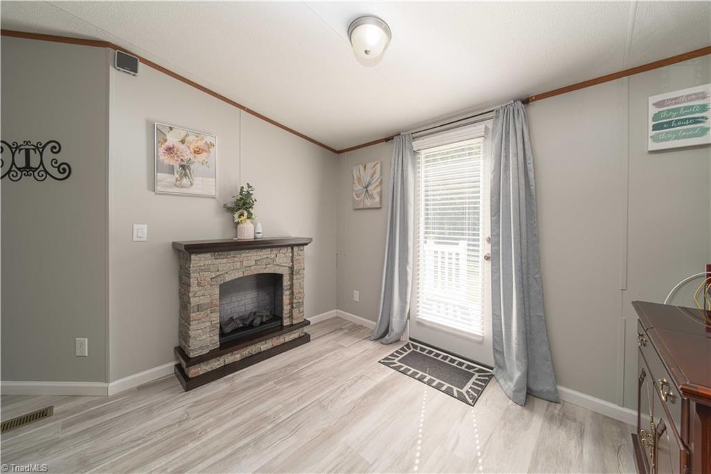 829 Wagner Road Mocksville, NC 27028 - Photo 7 of 31 Gallery Image 7