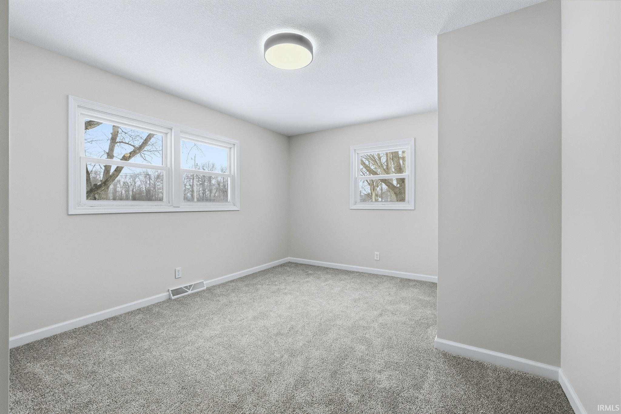 6518 Hazelett Road Fort Wayne, IN 46835 - Photo 4 of 28