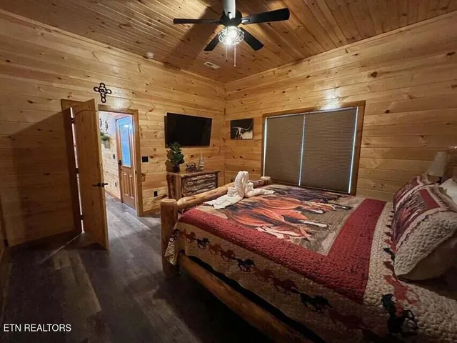 $1,300,000 | 3211 Pine Way, Pigeon Forge, TN 37863