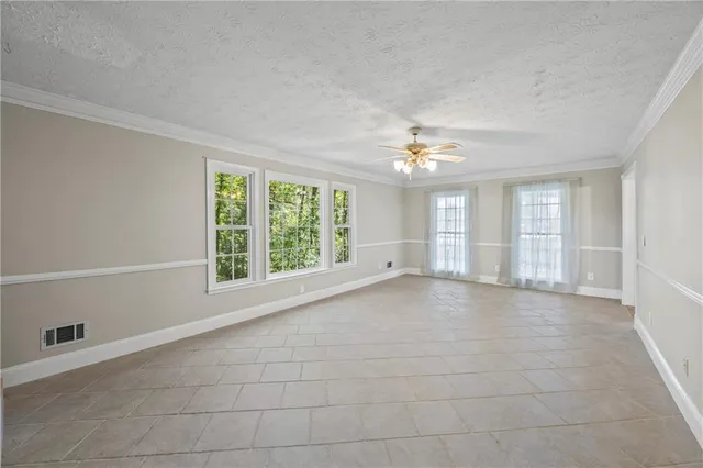 a view of livingroom with an outdoor space