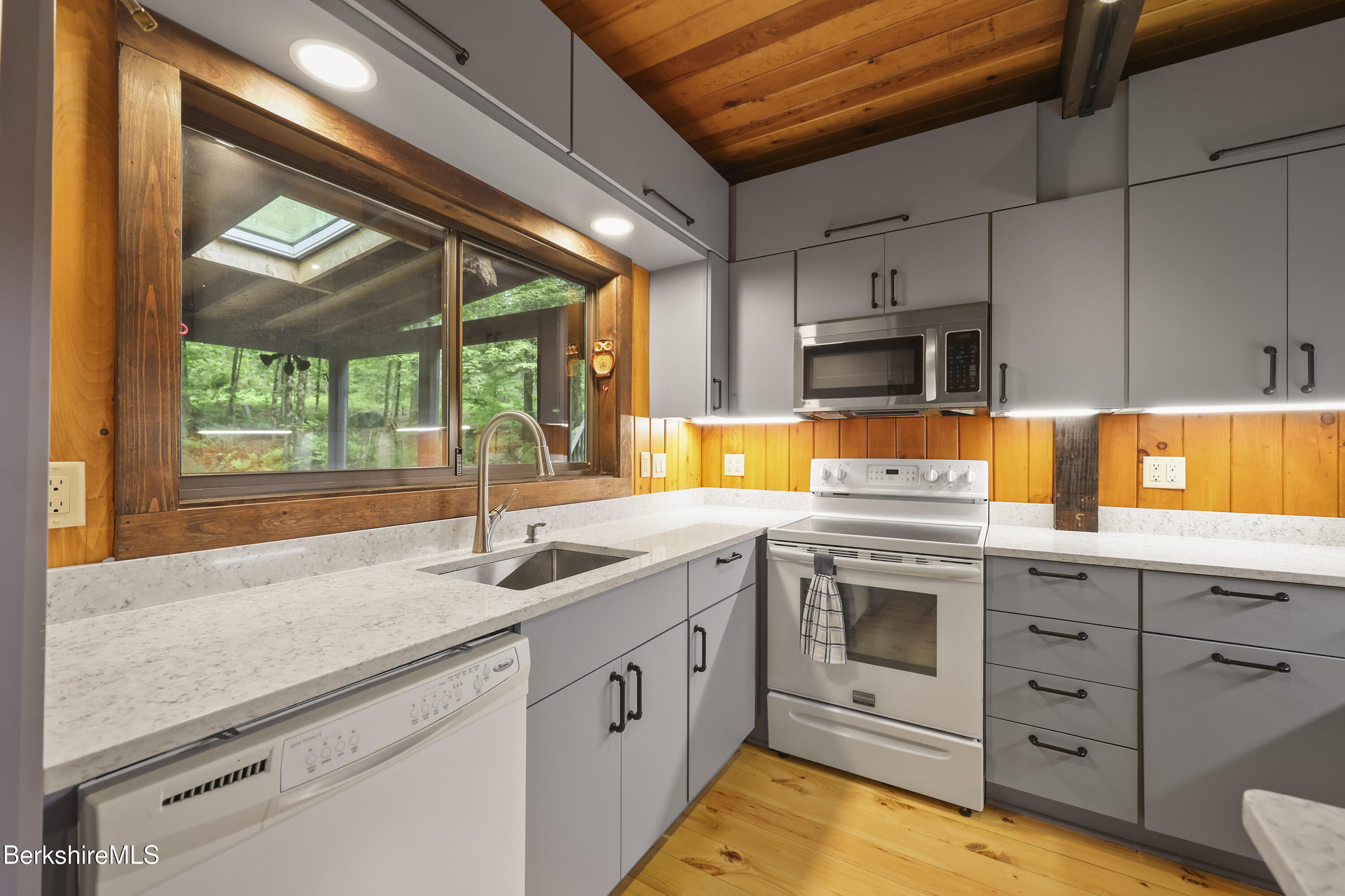377 Highland Way Sandisfield, MA 01255 - Photo 26 of 61 22-Kitchen