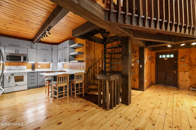 $475,000 | 377 Highland Way, Sandisfield, MA 01255