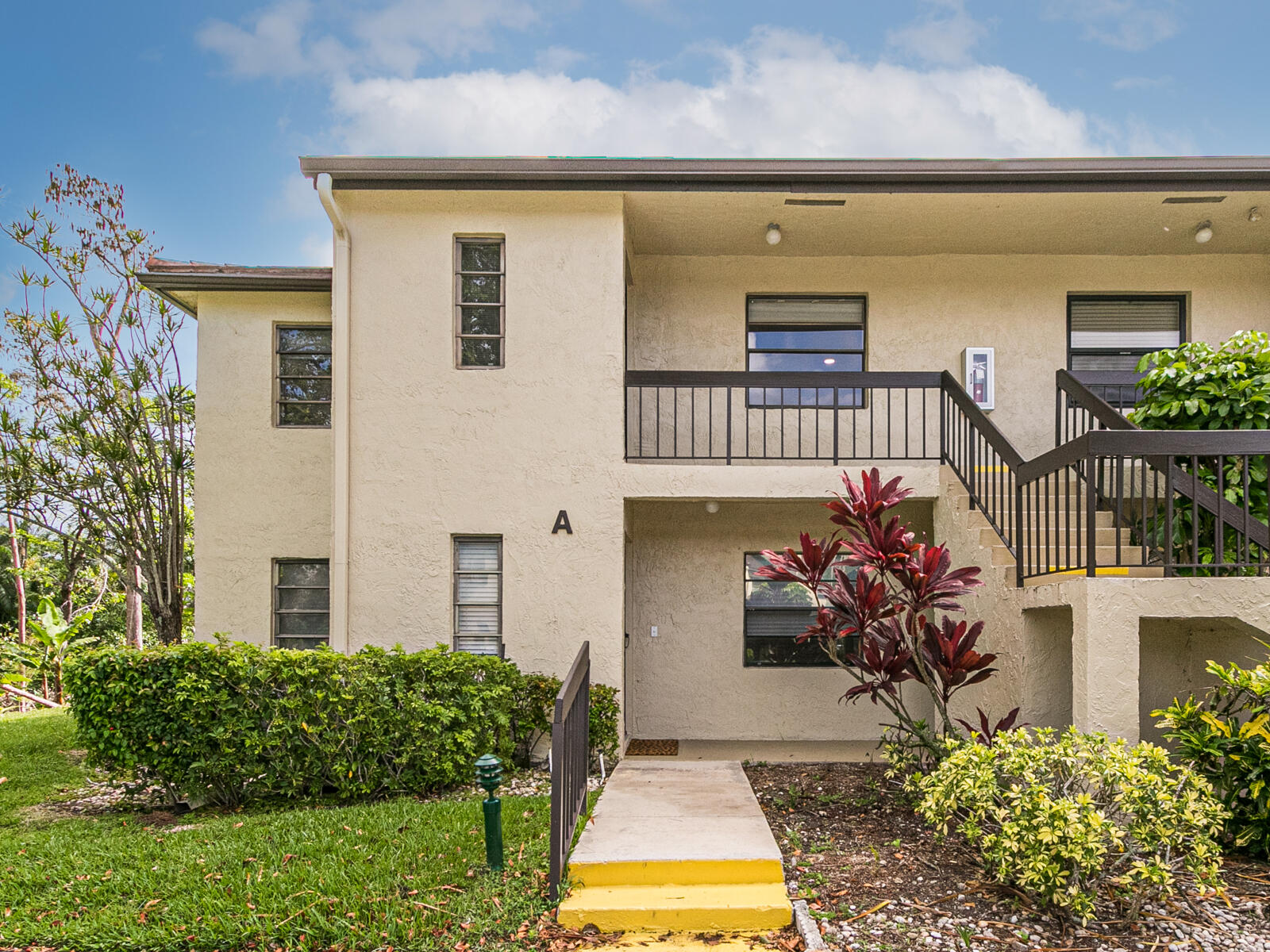 21213 Lago Circle, Unit 10B Boca Raton, FL 33433 - Photo 1 of 29 front