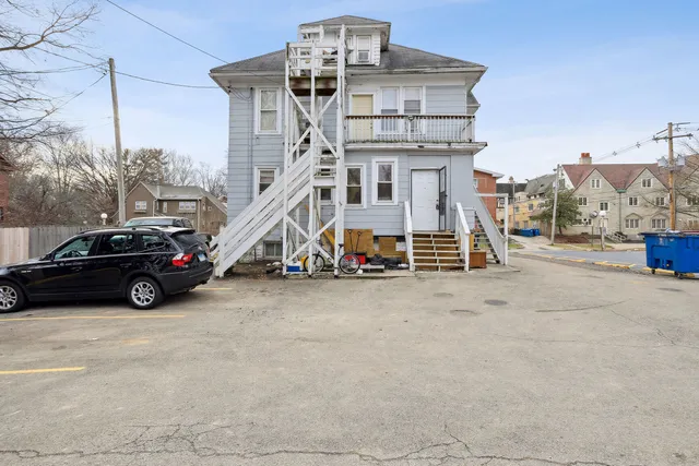 $449,000 | 806 West Ohio Street, Urbana, IL 61801