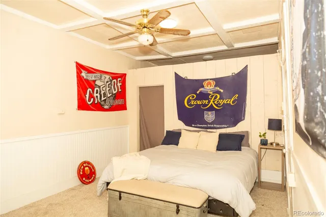 a view of a livingroom with storage & utility room