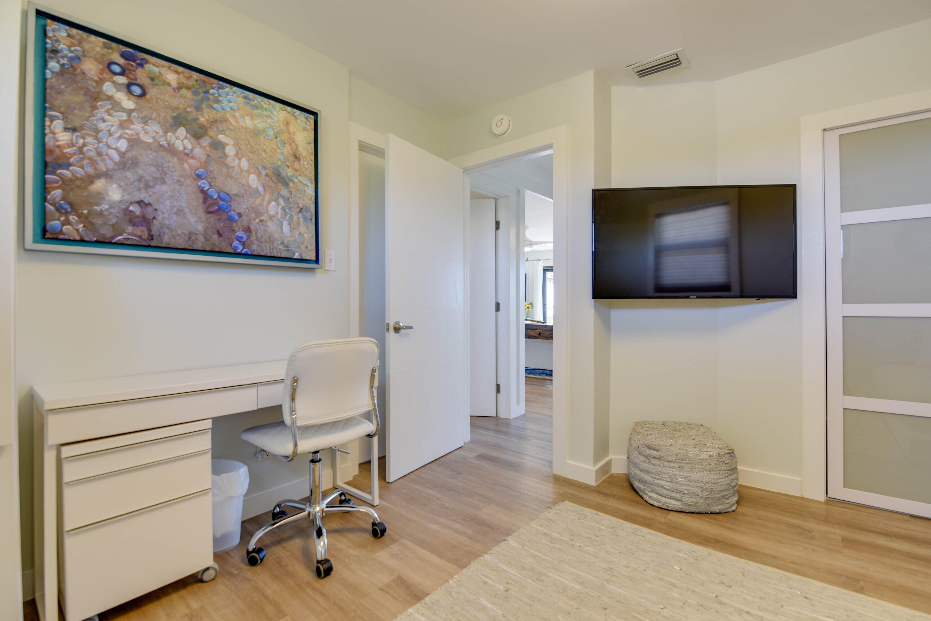 1422 Boca Chica Road Key West, FL 33040 - Photo 36 of 54 a workspace with furniture and mirror