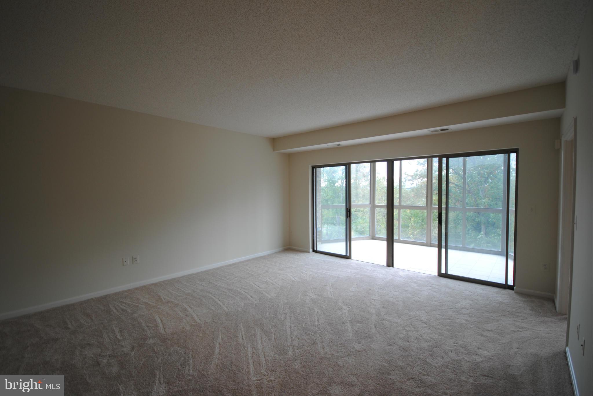 19375 Cypress Ridge Terrace, Unit 419 Leesburg, VA 20176 - Photo 12 of 23 Family Room