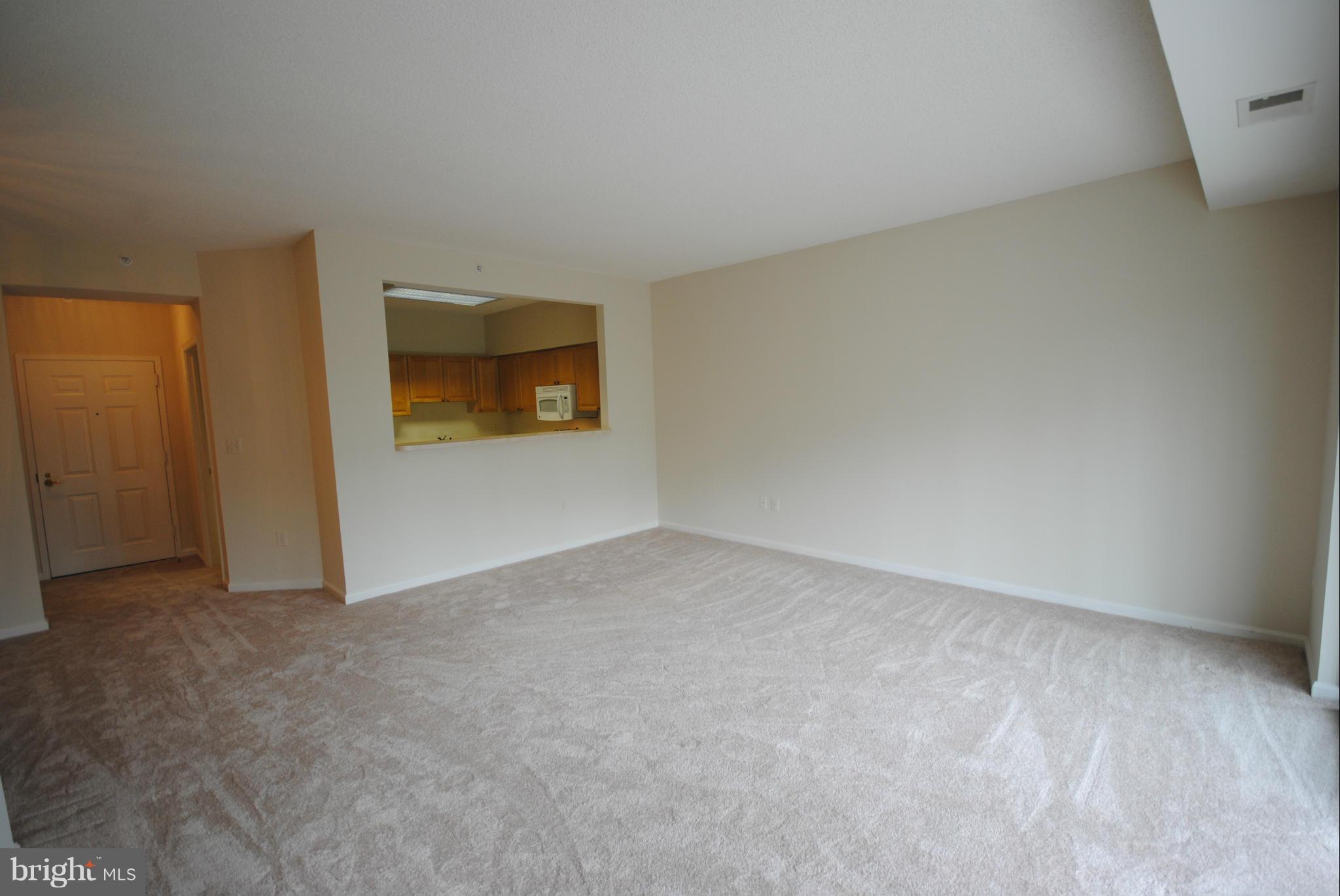 19375 Cypress Ridge Terrace, Unit 419 Leesburg, VA 20176 - Photo 7 of 23 Family Room