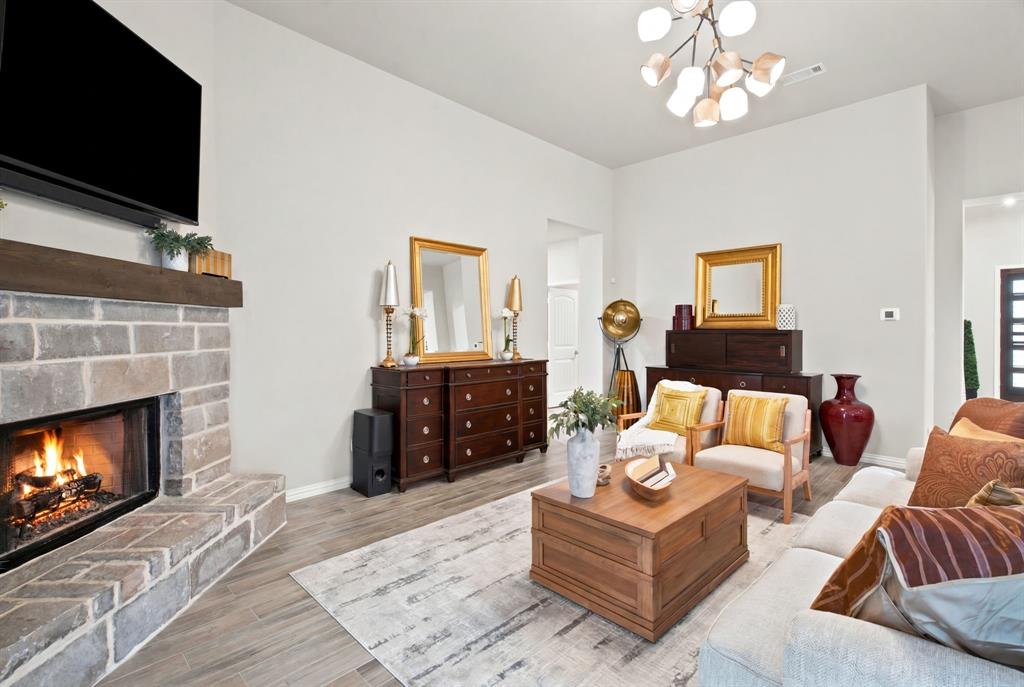 1128 Trinity Drive Springtown, TX 76082 - Photo 6 of 40