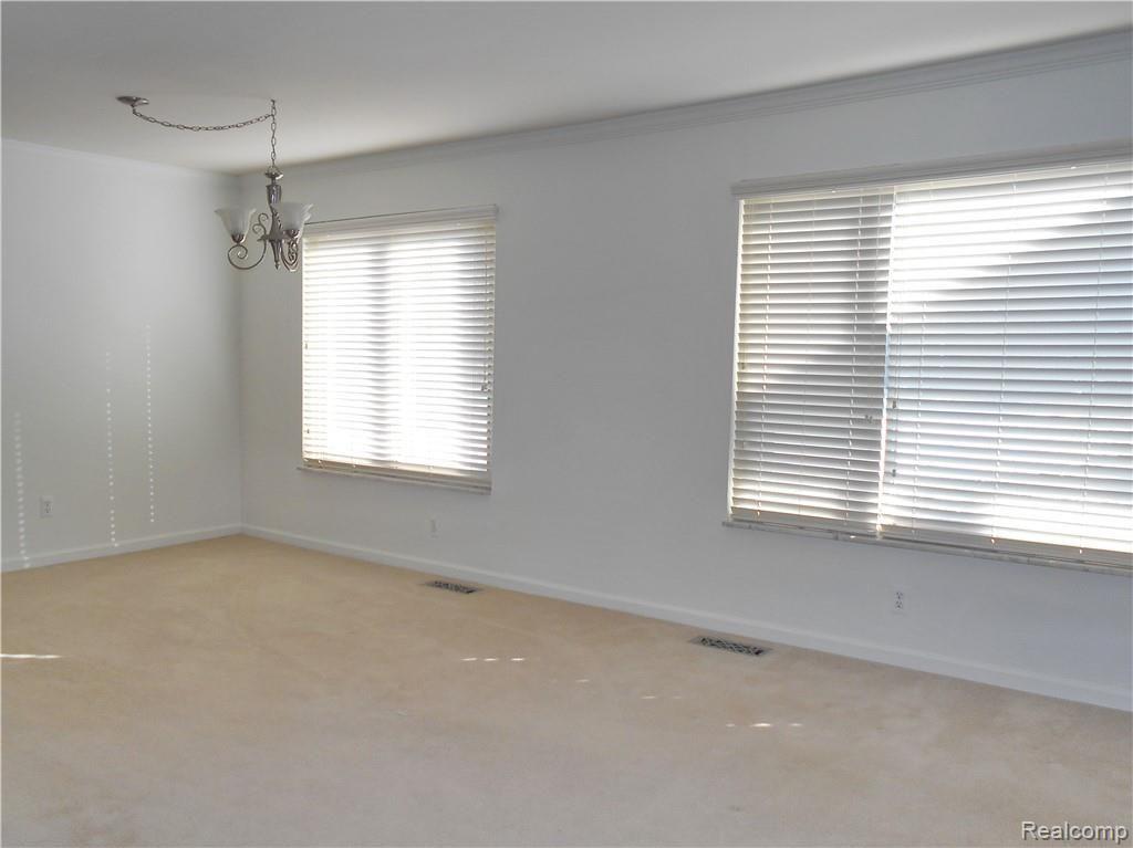928 North Adams Road, Unit 95 Birmingham, MI 48009 - Photo 2 of 10