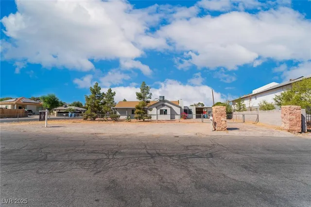 $3,500 | 1637 Sunset Drive, Las Vegas, NV 89108