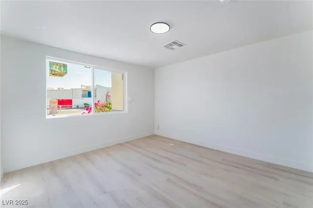 $3,500 | 1637 Sunset Drive, Las Vegas, NV 89108