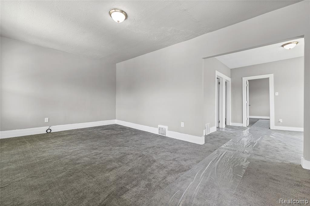 3010 Montclair Street Detroit, MI 48214 - Photo 40 of 61
