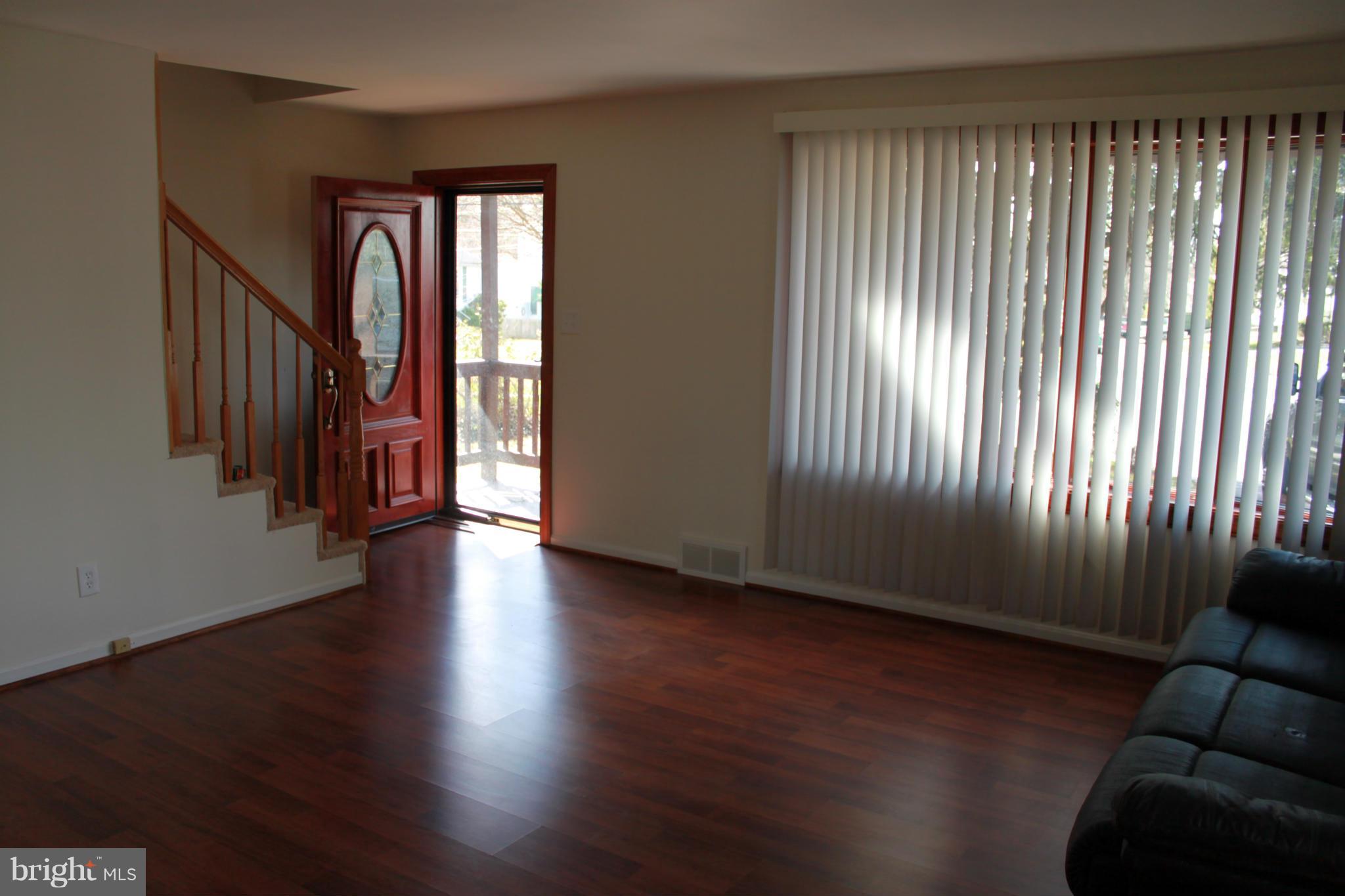 31 Village Road Pikesville, MD 21208 - Photo 2 of 14 Family Room