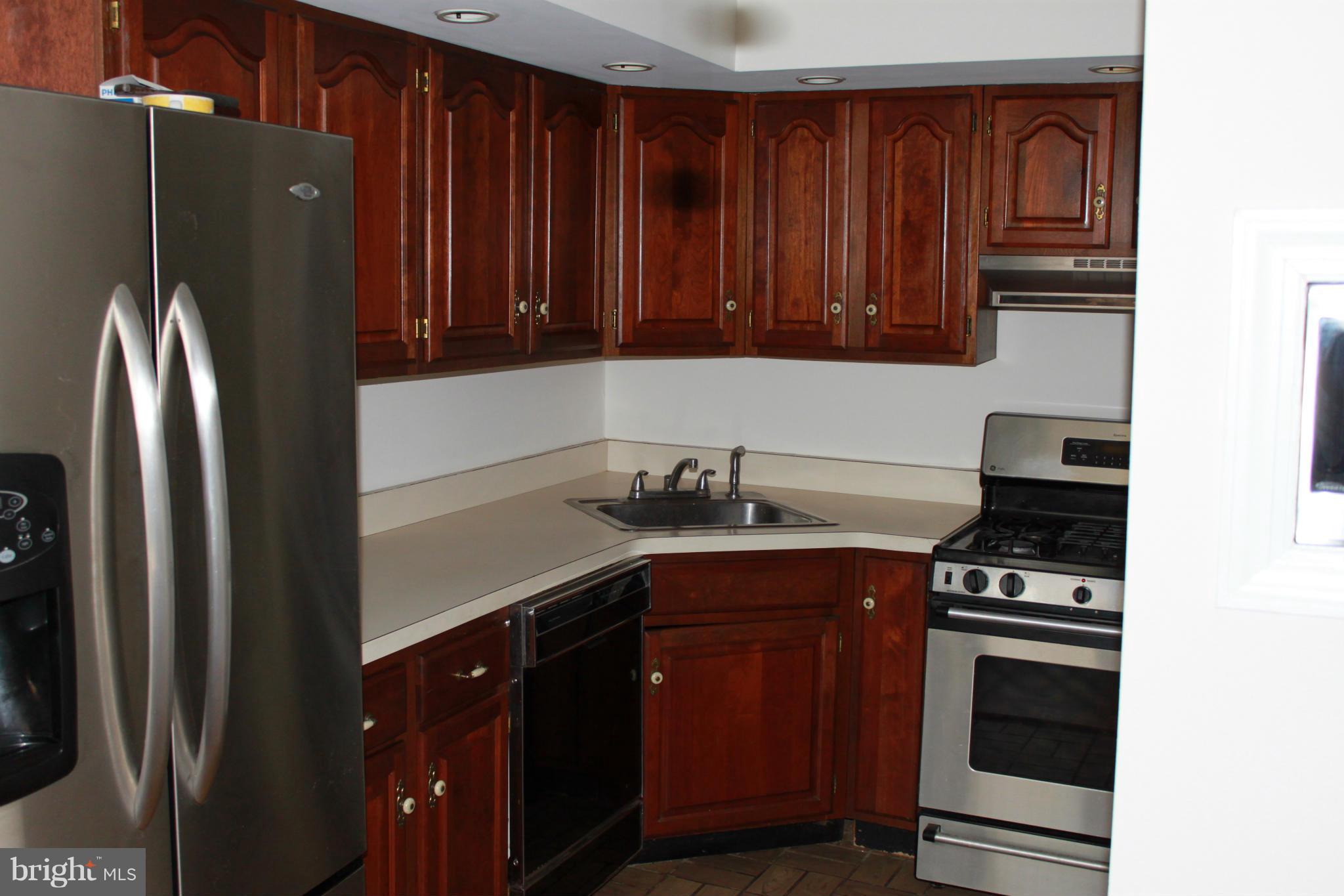 31 Village Road Pikesville, MD 21208 - Photo 4 of 14 Kitchen