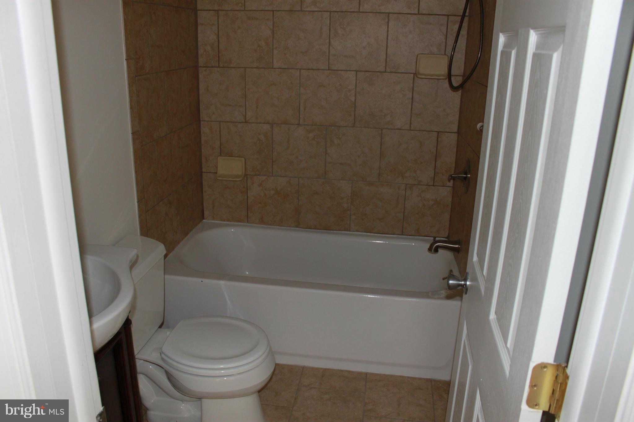 31 Village Road Pikesville, MD 21208 - Photo 6 of 14 Bath