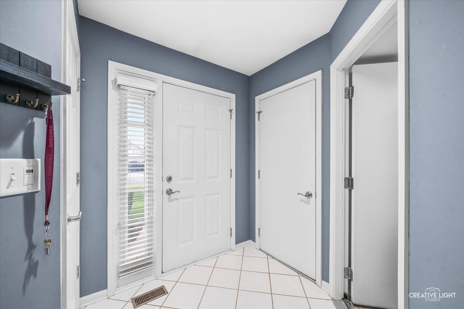 378 Lakeview Circle Bolingbrook, IL 60440 - Photo 8 of 19 a view of a bathroom with a shower and closet