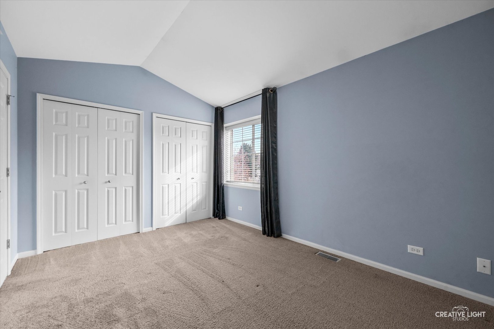 378 Lakeview Circle Bolingbrook, IL 60440 - Photo 10 of 19 a view of an empty room