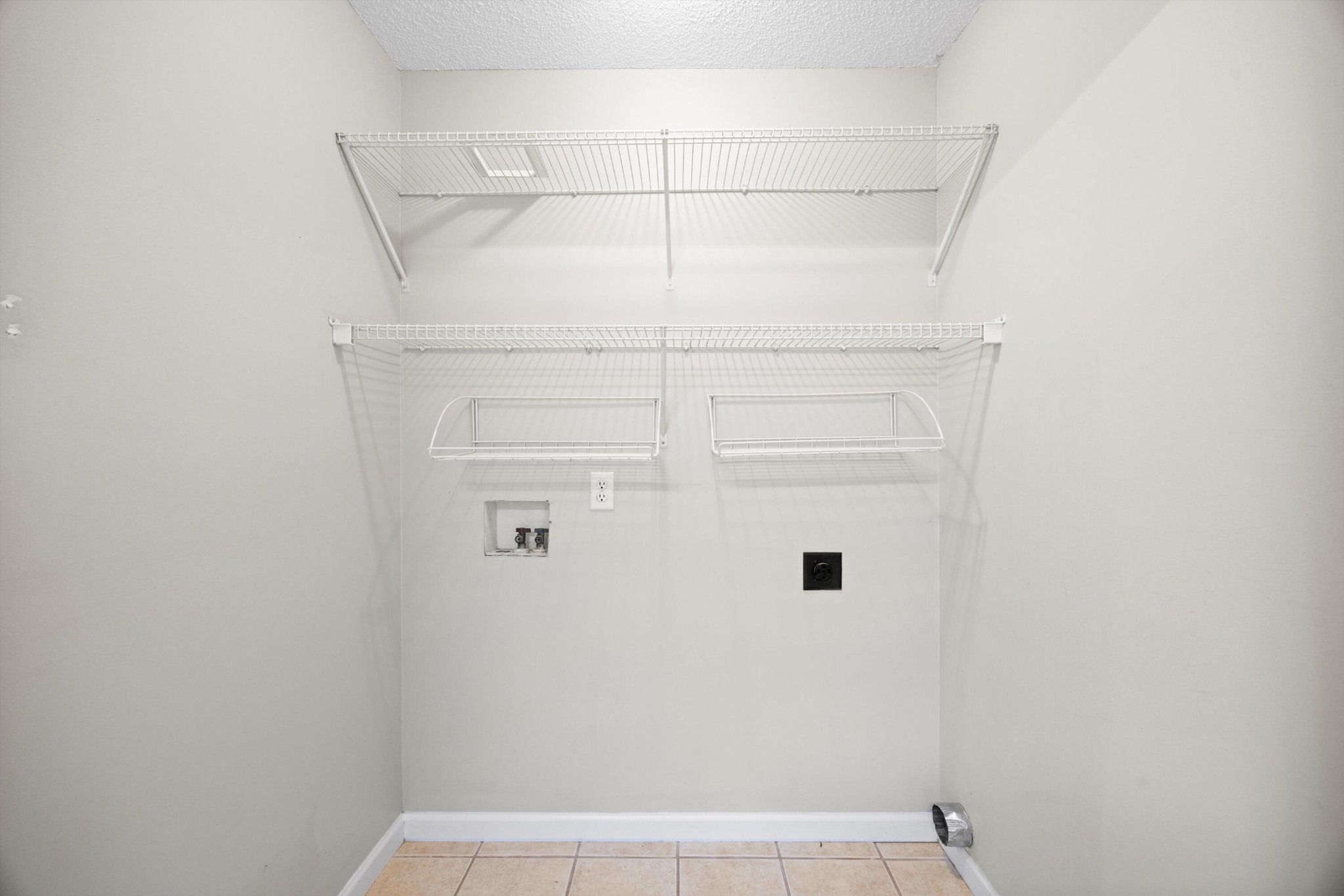 155 Priscilla Drive Ringgold, GA 30736 - Photo 17 of 19 a view of a small room