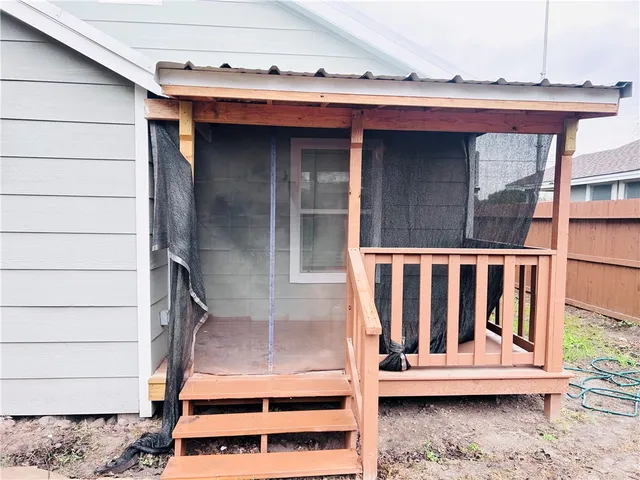 $1,200 | 516 East 6th Street, Unit A, Alice, TX 78332