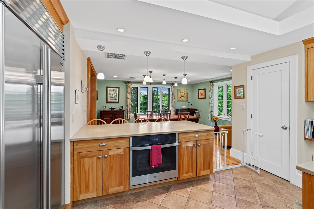 42 Temple Road Wellesley, MA 02482 - Photo 25 of 40