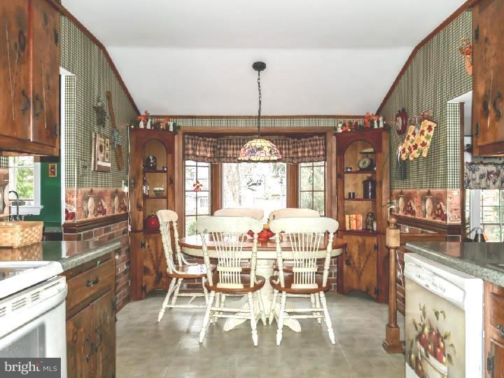 51 Cherokee Road Doylestown, PA 18901 - Photo 11 of 25 Kitchen