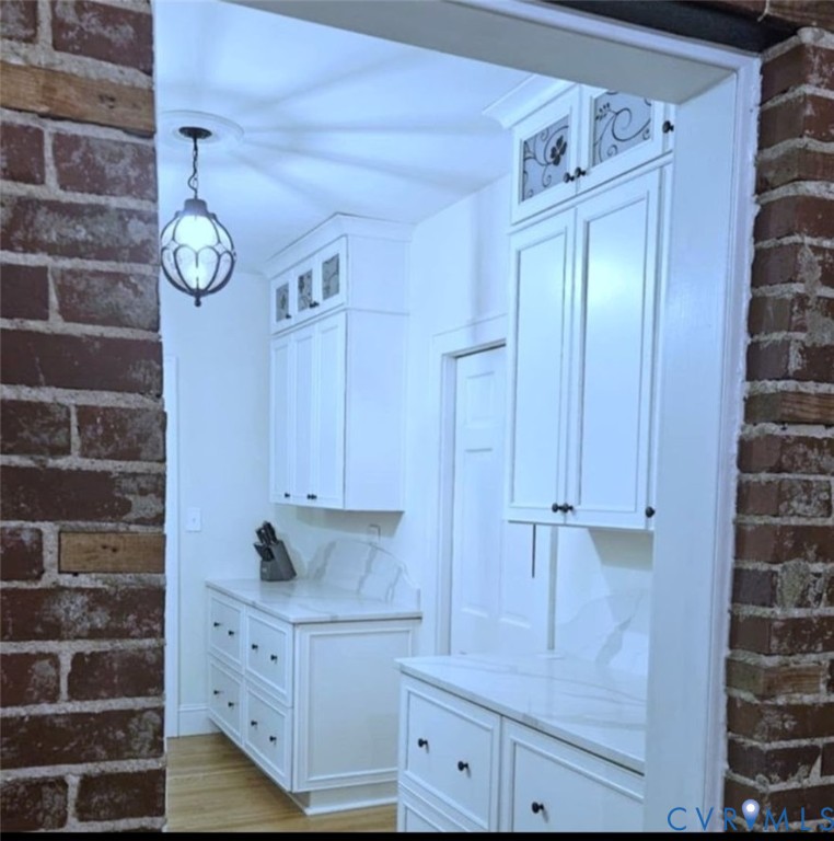 2800 Nottoway Boulevard Victoria, VA 23974 - Photo 18 of 50 a view of cabinets and window