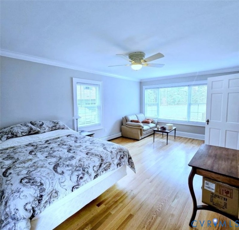 2800 Nottoway Boulevard Victoria, VA 23974 - Photo 25 of 50 a living room with furniture and a large window