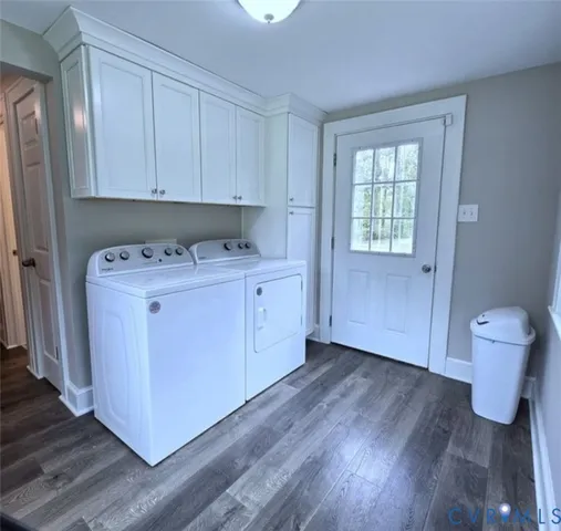 a view of a room with closet and wooden floor