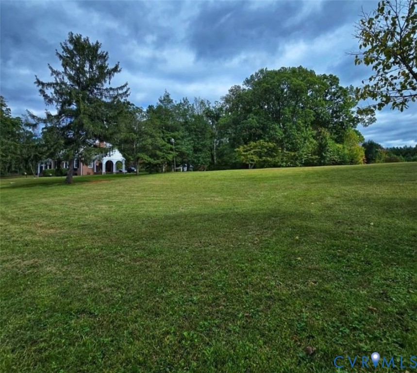 2800 Nottoway Boulevard Victoria, VA 23974 - Photo 41 of 50 a view of a field of grass and trees
