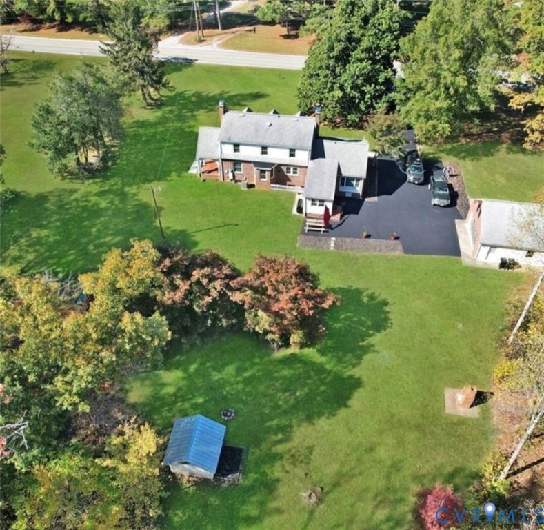 2800 Nottoway Boulevard Victoria, VA 23974 - Photo 8 of 50 an aerial view of a house with a garden