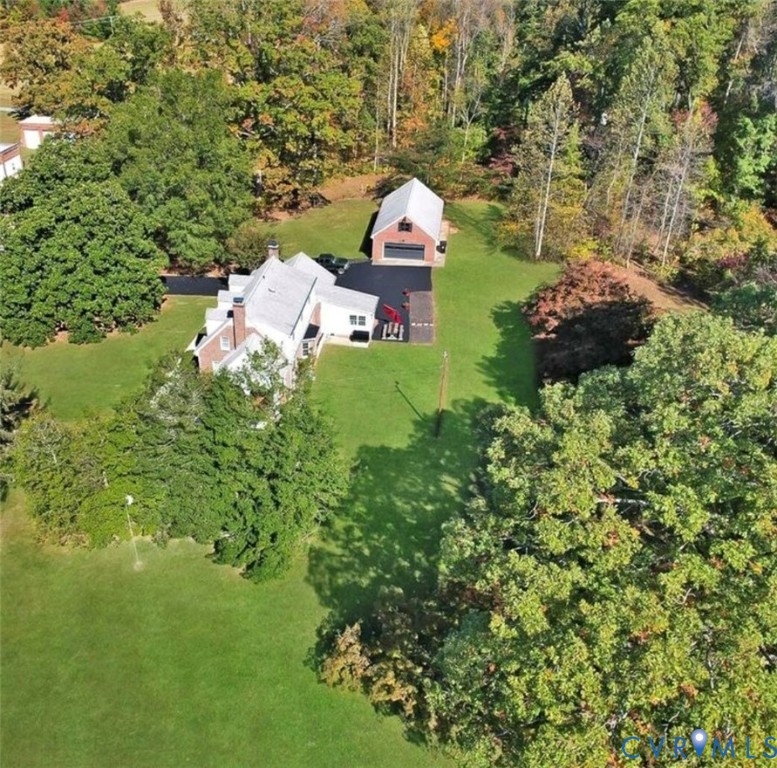 2800 Nottoway Boulevard Victoria, VA 23974 - Photo 9 of 50 a backyard of a house with lots of green space