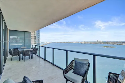 $1,895,000 | 650 Northeast 32nd Street, Unit 3901, Miami, FL 33137