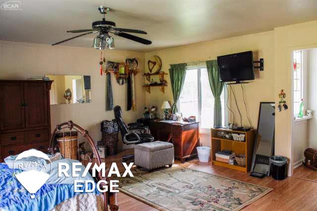6053 North State Road Davison, MI 48423 - Photo 9 of 18 21168126-8.JPG
