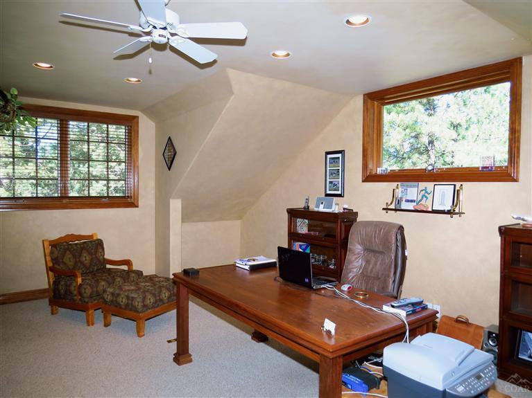 16135 Fox Ridge Circle Sisters, OR 97759 - Photo 22 of 24 Separate office in bonus room