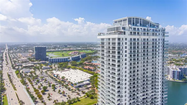 $839,999 | 4010 South Ocean Drive, Unit R1709, Hollywood, FL 33019