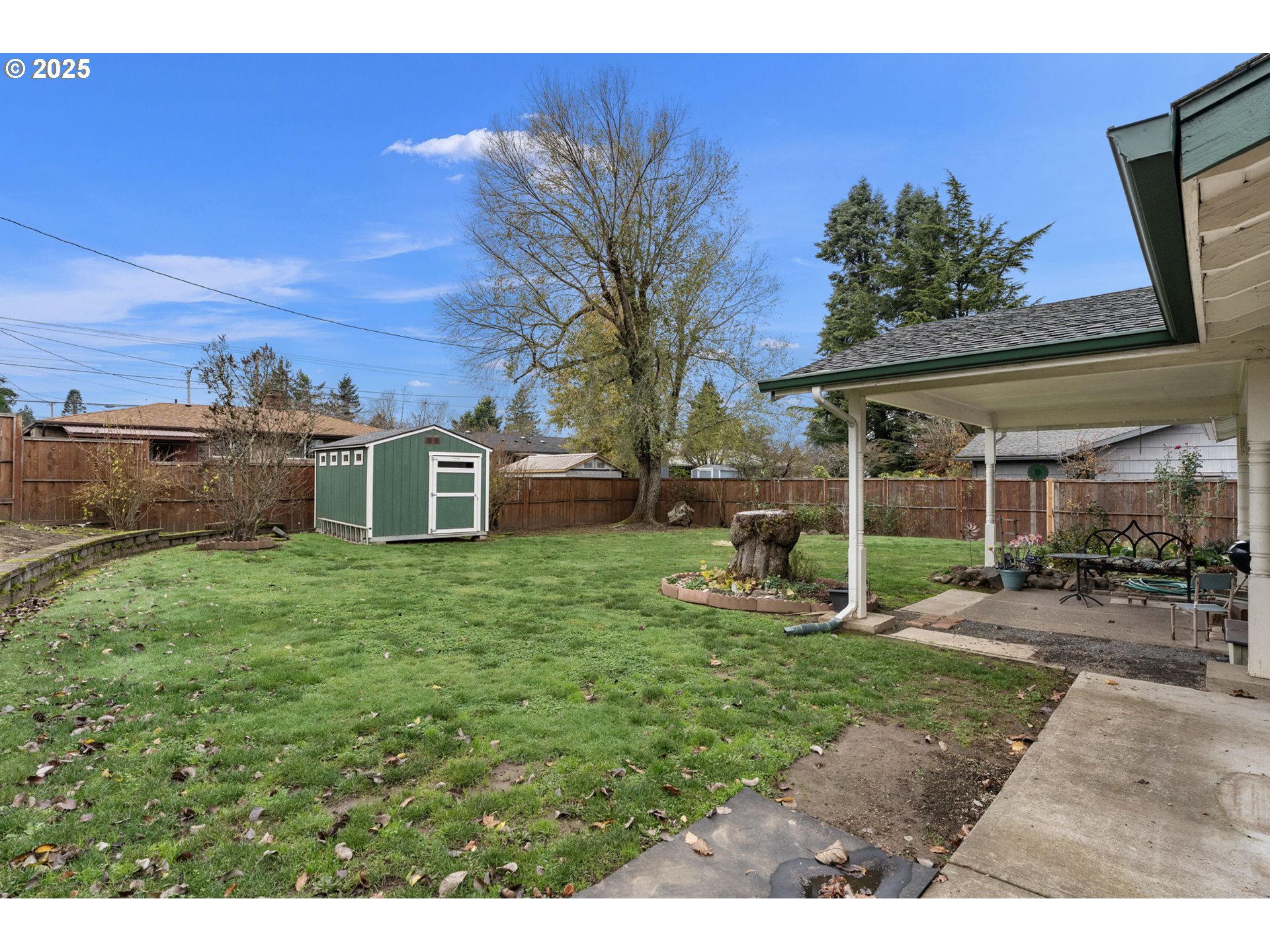 2707 Northeast 123rd Avenue Portland, OR 97230 - Photo 20 of 25 a view of a backyard with a garden and entertaining space